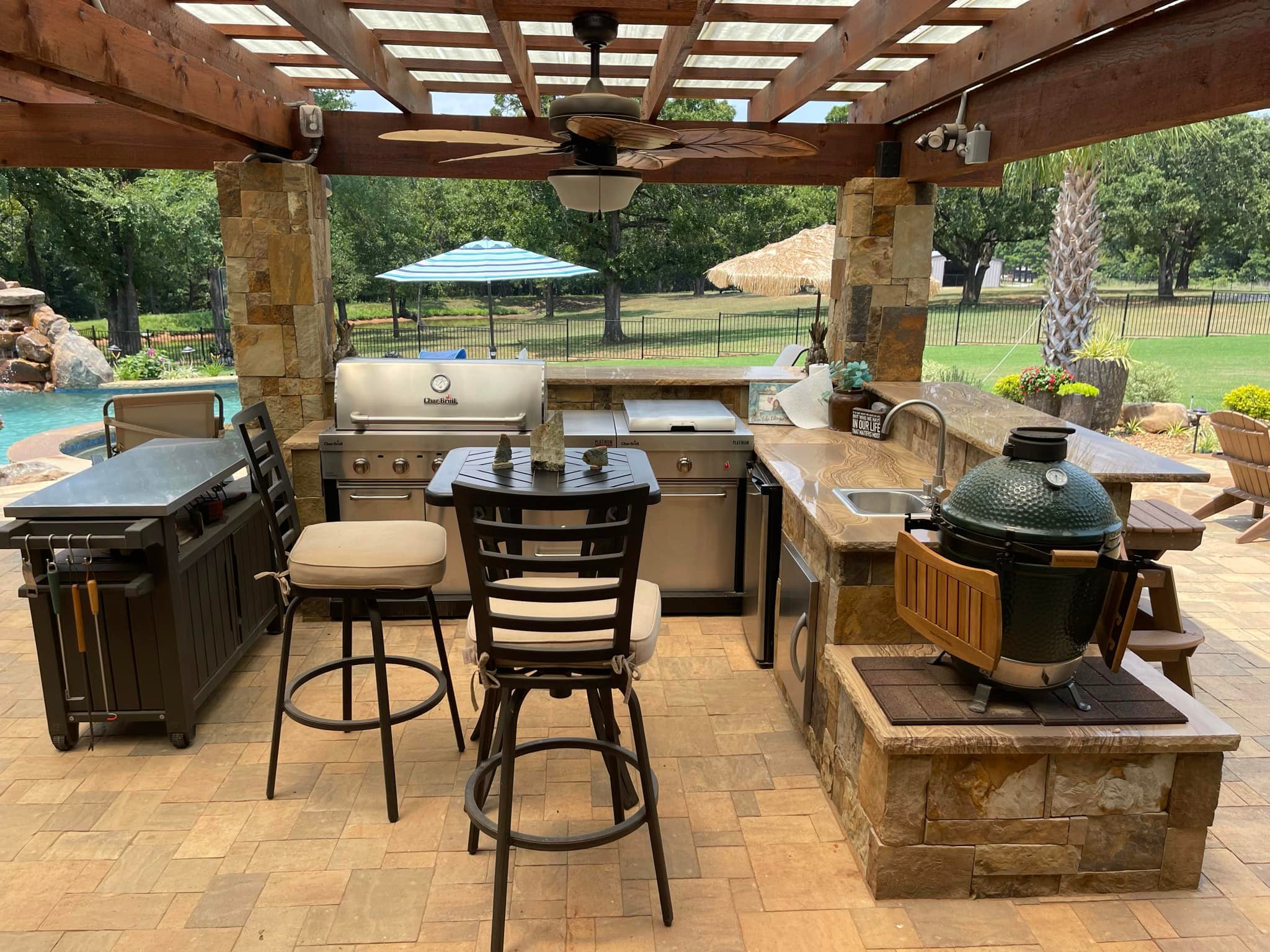 Outdoor Kitchen